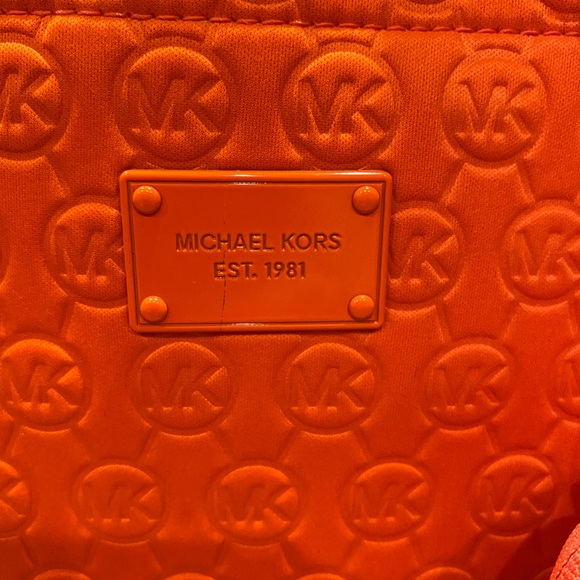 Authentic Michael Kors orange tote. New without tags - Picture 4 of 8